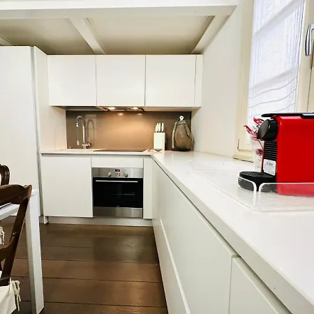 Апартаменты Comecasa Entire House Near Port - Two Bedrooms