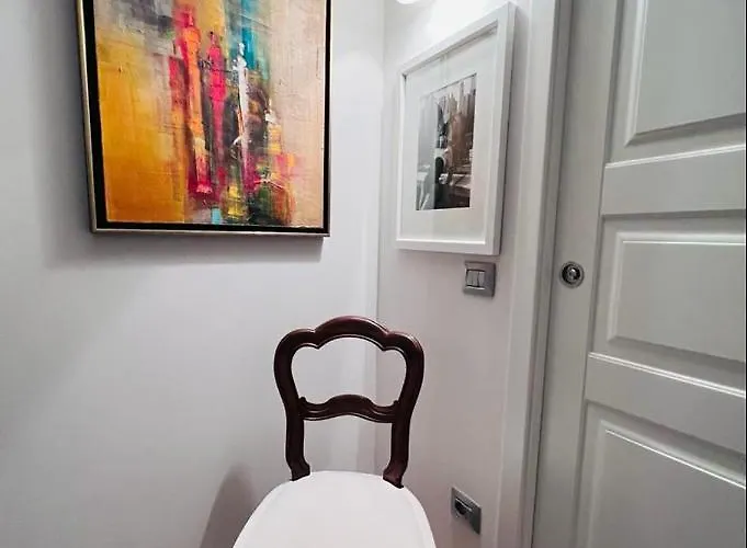 Апартаменти Comecasa Entire House Near Port - Two Bedrooms