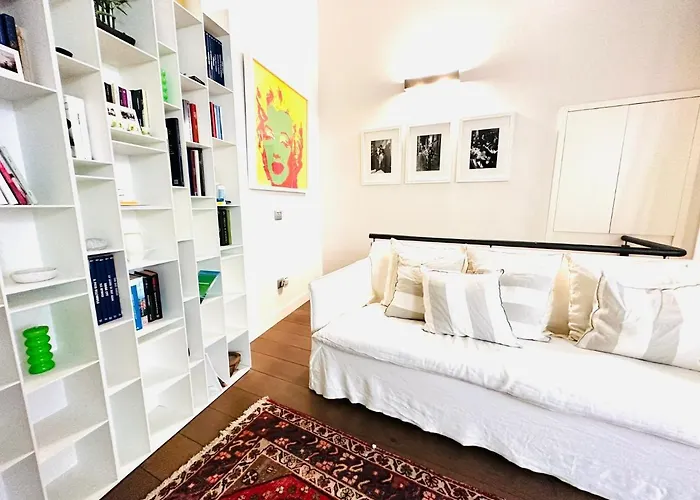 Апартаменти Comecasa Entire House Near Port - Two Bedrooms *